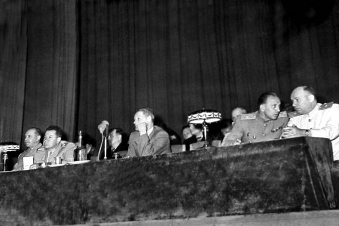 Иллюстрация к книге — Сергей Круглов. Два десятилетия в руководстве органов госбезопасности и внутренних дел СССР [i_055.jpg]