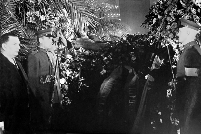 Иллюстрация к книге — Сергей Круглов. Два десятилетия в руководстве органов госбезопасности и внутренних дел СССР [i_068.jpg]