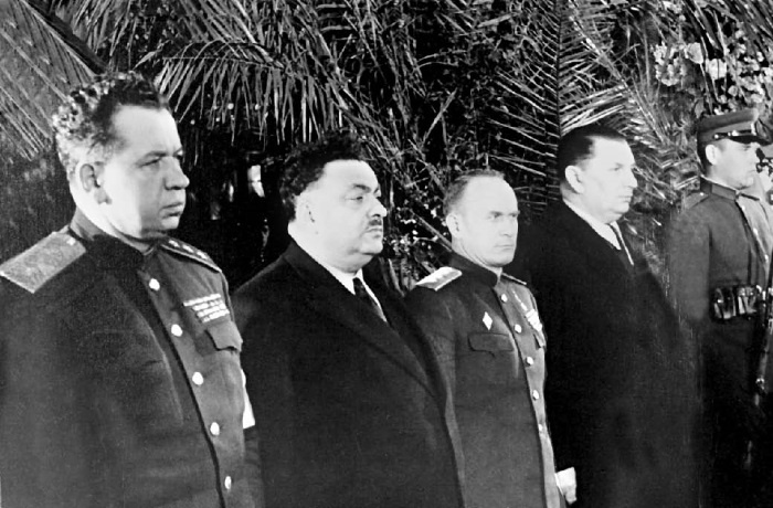 Иллюстрация к книге — Сергей Круглов. Два десятилетия в руководстве органов госбезопасности и внутренних дел СССР [i_069.jpg]