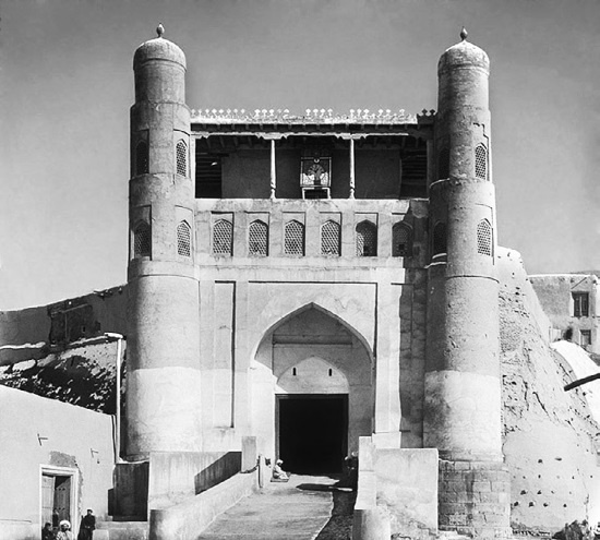 Иллюстрация к книге — Наложницы. Тайная жизнь восточного гарема [i_012.jpg]