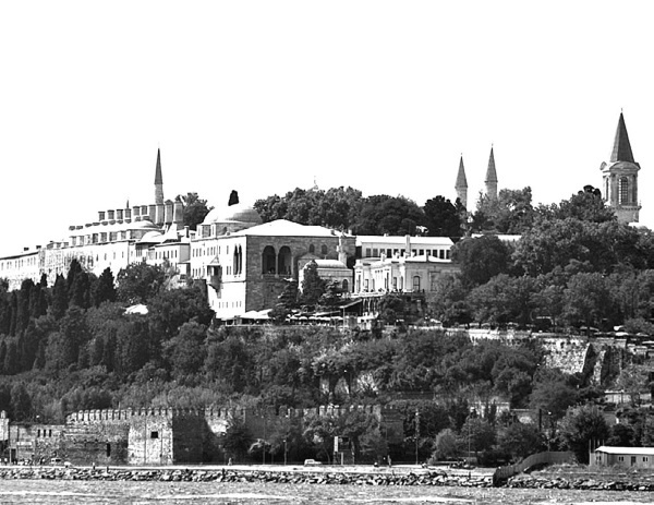 Иллюстрация к книге — Наложницы. Тайная жизнь восточного гарема [i_038.jpg]