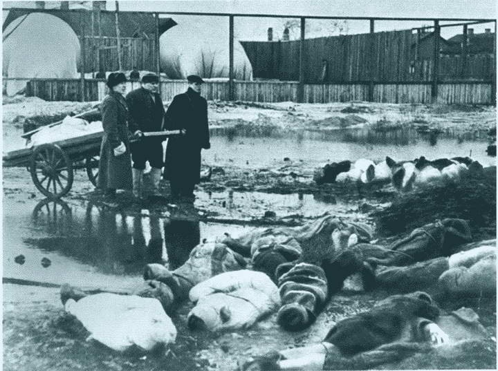 Иллюстрация к книге — Повседневная жизнь блокадного Ленинграда [i_033.jpg]