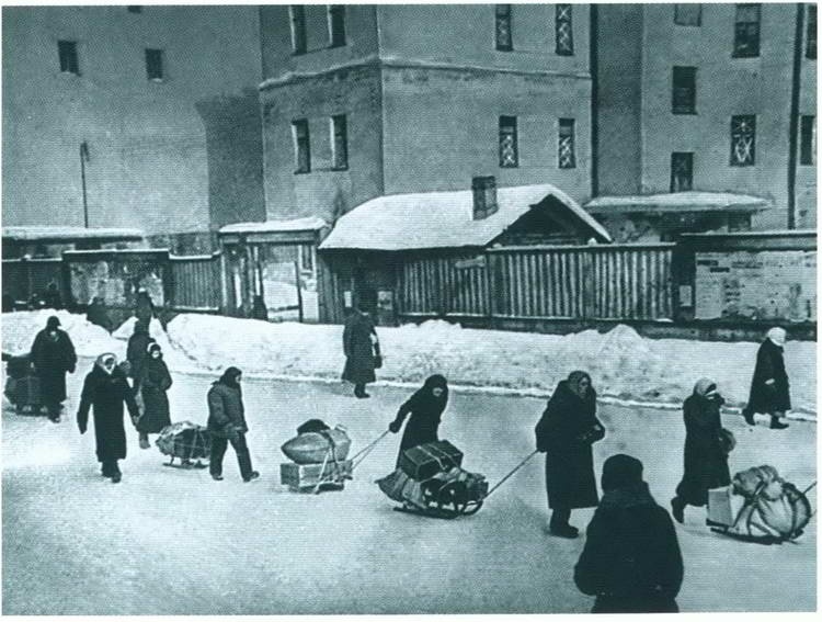 Иллюстрация к книге — Повседневная жизнь блокадного Ленинграда [i_052.jpg]