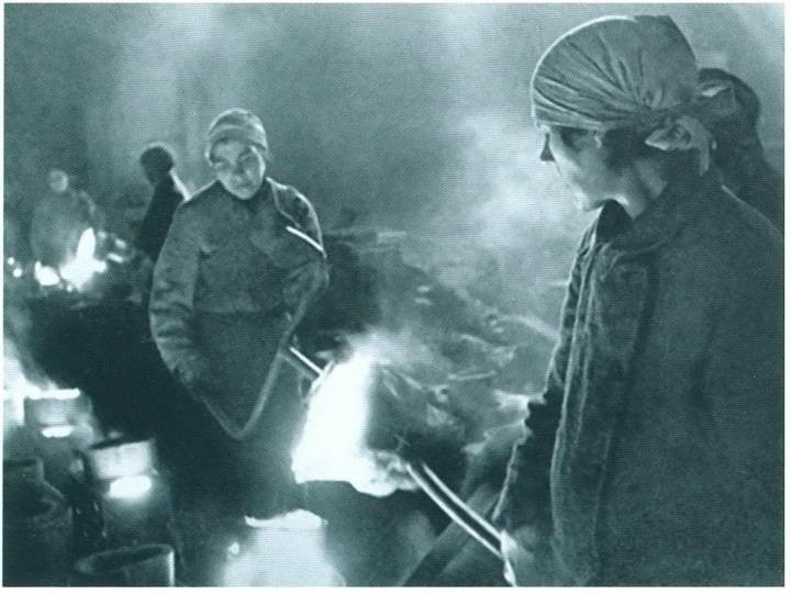 Иллюстрация к книге — Повседневная жизнь блокадного Ленинграда [i_054.jpg]