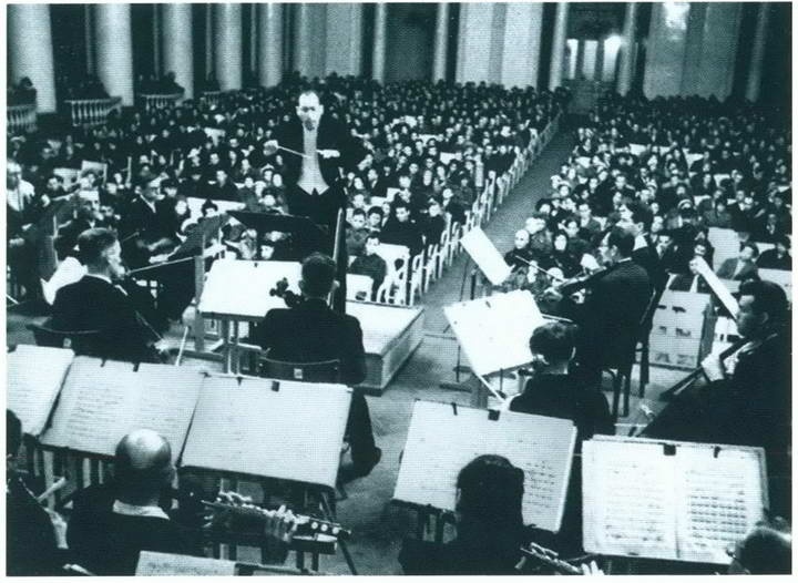 Иллюстрация к книге — Повседневная жизнь блокадного Ленинграда [i_061.jpg]