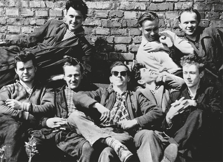 Иллюстрация к книге — Анатомия убийства. Гибель Джона Кеннеди. Тайны следствия [i_055.jpg]