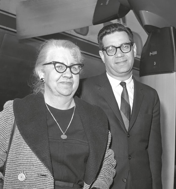 Иллюстрация к книге — Анатомия убийства. Гибель Джона Кеннеди. Тайны следствия [i_074.jpg]