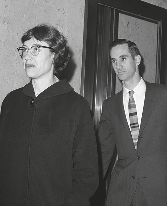 Иллюстрация к книге — Анатомия убийства. Гибель Джона Кеннеди. Тайны следствия [i_078.jpg]