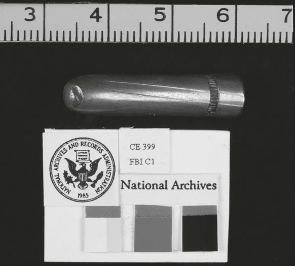 Иллюстрация к книге — Анатомия убийства. Гибель Джона Кеннеди. Тайны следствия [i_085.jpg]