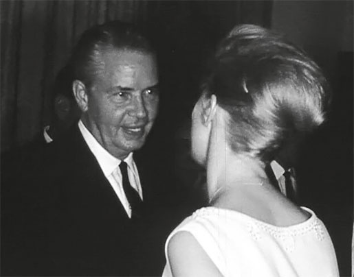 Иллюстрация к книге — Анатомия убийства. Гибель Джона Кеннеди. Тайны следствия [i_104.jpg]