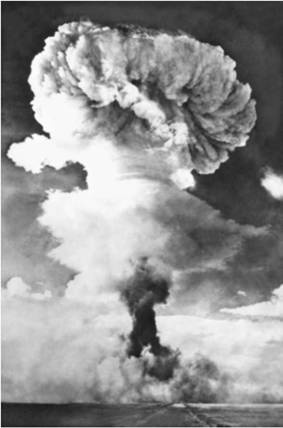 Иллюстрация к книге — Супербомба для супердержавы. Тайны создания термоядерного оружия [i_012.jpg]