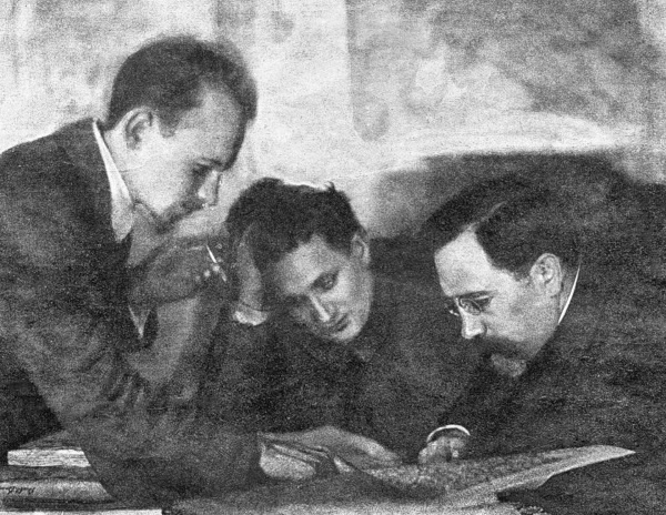 Иллюстрация к книге — Крах Великой империи. Загадочная история самой крупной геополитической катастрофы [i_033.jpg]