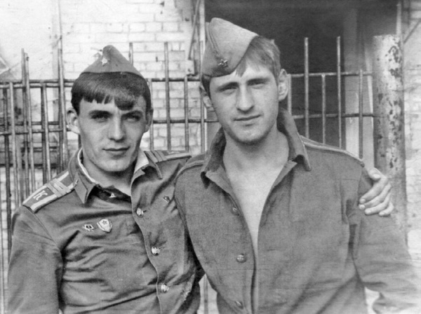 Иллюстрация к книге — Швабра, Ленин, АКМ. Правдивые истории из жизни военного училища [i_007.jpg]