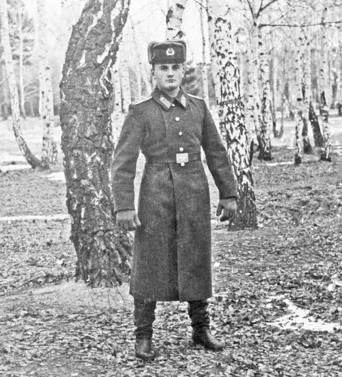 Иллюстрация к книге — Швабра, Ленин, АКМ. Правдивые истории из жизни военного училища [i_012.jpg]