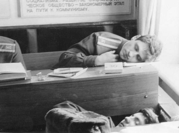 Иллюстрация к книге — Швабра, Ленин, АКМ. Правдивые истории из жизни военного училища [i_020.jpg]