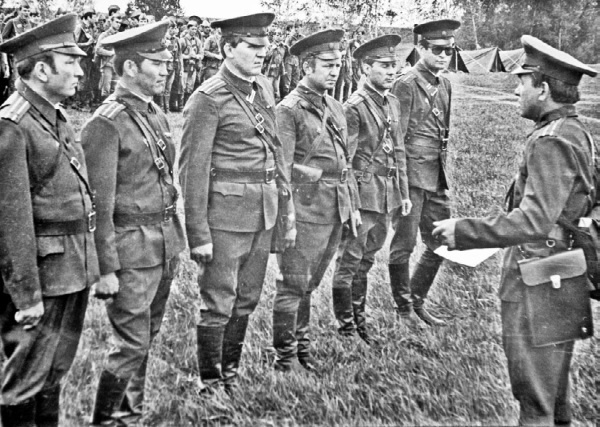 Иллюстрация к книге — Швабра, Ленин, АКМ. Правдивые истории из жизни военного училища [i_022.jpg]