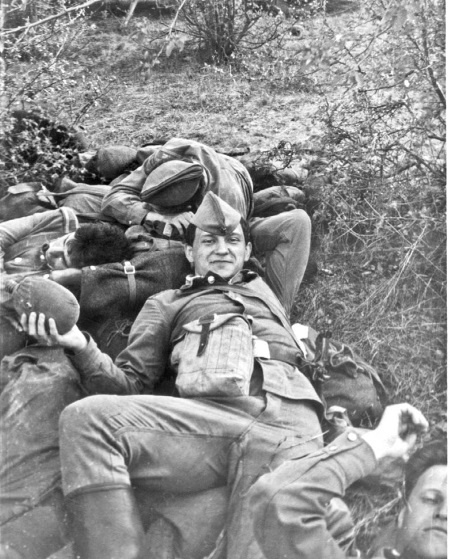 Иллюстрация к книге — Швабра, Ленин, АКМ. Правдивые истории из жизни военного училища [i_028.jpg]