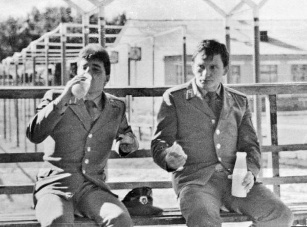 Иллюстрация к книге — Швабра, Ленин, АКМ. Правдивые истории из жизни военного училища [i_037.jpg]