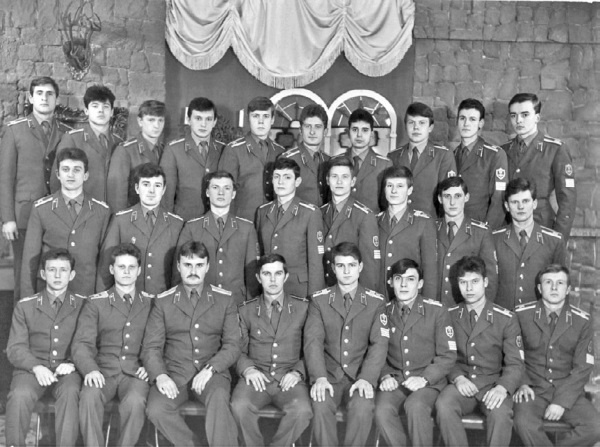 Иллюстрация к книге — Швабра, Ленин, АКМ. Правдивые истории из жизни военного училища [i_060.jpg]