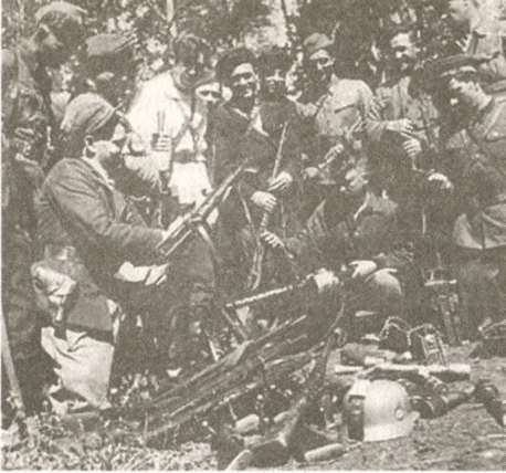 Иллюстрация к книге — "Штрафники" СС. Зондеркоманда "Дирлевангер" [i_010.jpg]