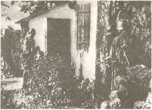 Иллюстрация к книге — "Штрафники" СС. Зондеркоманда "Дирлевангер" [i_016.jpg]