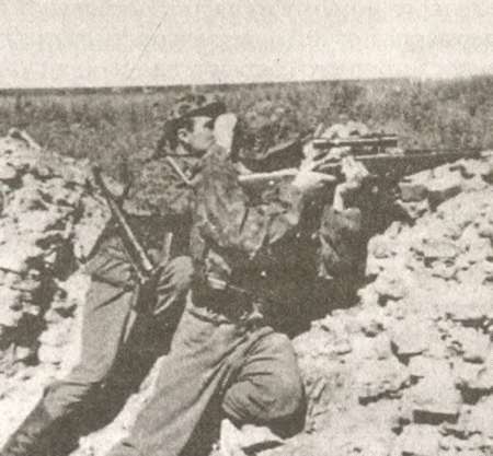 Иллюстрация к книге — "Штрафники" СС. Зондеркоманда "Дирлевангер" [i_044.jpg]