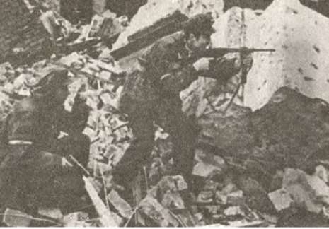 Иллюстрация к книге — "Штрафники" СС. Зондеркоманда "Дирлевангер" [i_058.jpg]