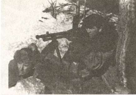 Иллюстрация к книге — "Штрафники" СС. Зондеркоманда "Дирлевангер" [i_080.jpg]