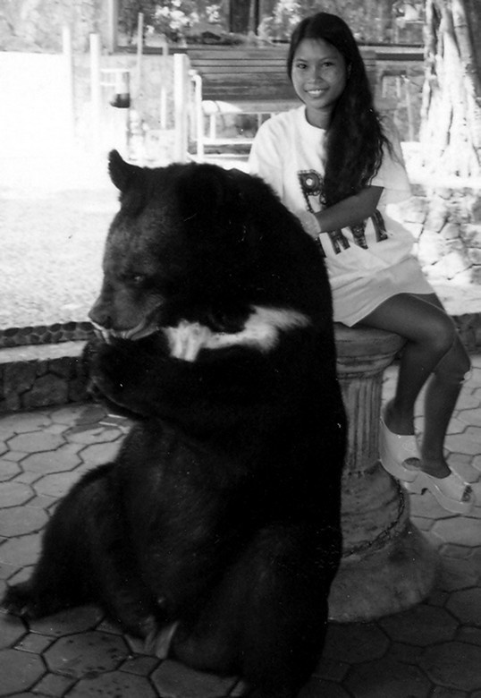 Иллюстрация к книге — Всего лишь 13. Подлинная история Лон [i_025.jpg]