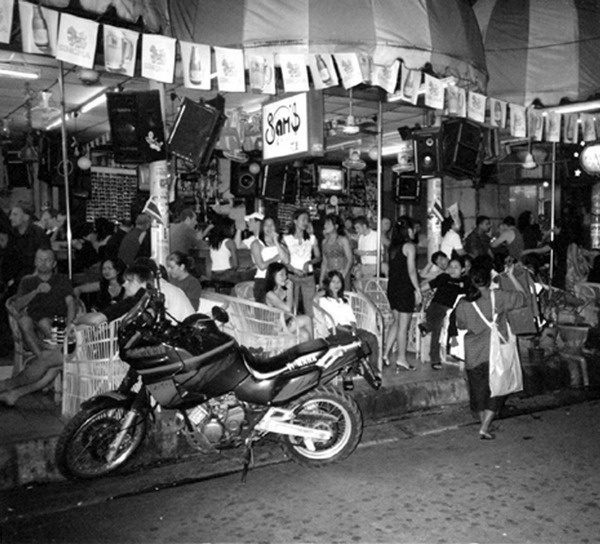 Иллюстрация к книге — Всего лишь 13. Подлинная история Лон [i_034.jpg]