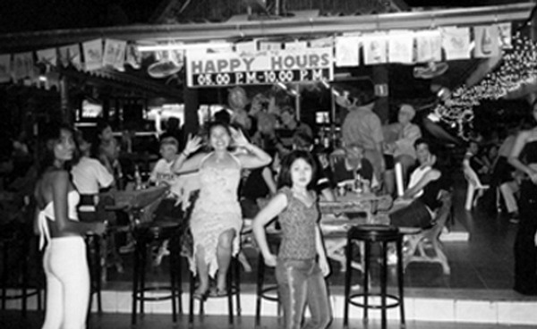 Иллюстрация к книге — Всего лишь 13. Подлинная история Лон [i_036.jpg]