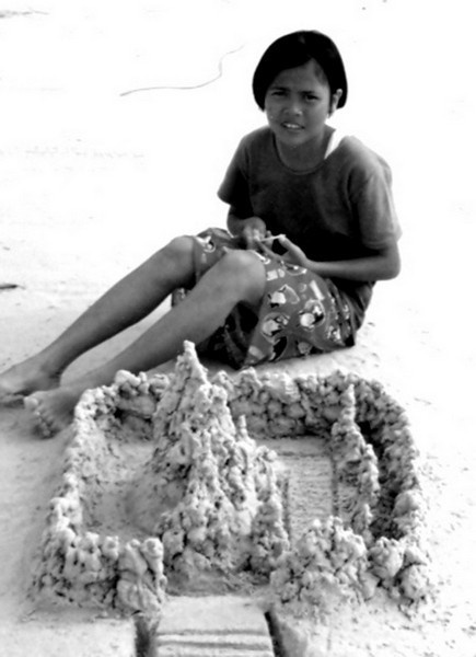 Иллюстрация к книге — Всего лишь 13. Подлинная история Лон [i_040.jpg]