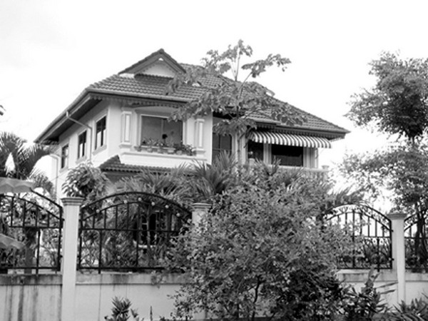 Иллюстрация к книге — Всего лишь 13. Подлинная история Лон [i_044.jpg]