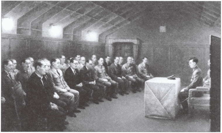 Иллюстрация к книге — Японский козырь Сталина. От Цусимы до Хиросимы [i_037.jpg]