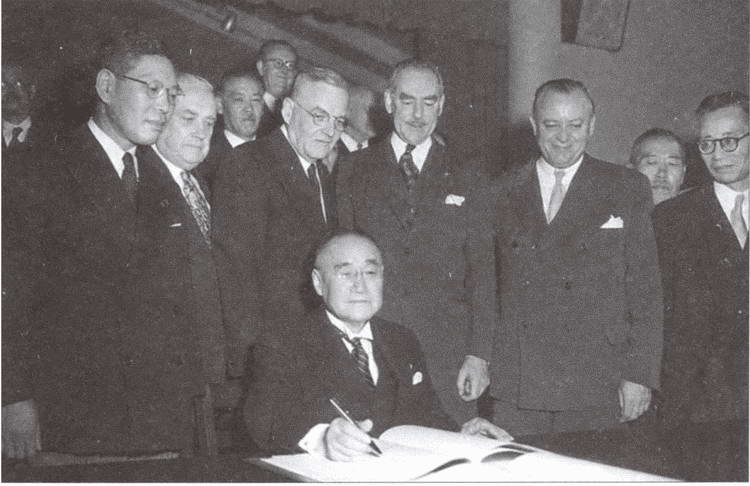 Иллюстрация к книге — Японский козырь Сталина. От Цусимы до Хиросимы [i_041.jpg]