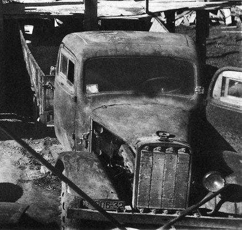 Иллюстрация к книге — Автонашествие на СССР. Трофейные и лендлизовские автомобили [i_022.jpg]