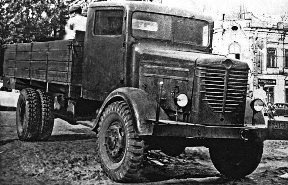 Иллюстрация к книге — Автонашествие на СССР. Трофейные и лендлизовские автомобили [i_031.jpg]