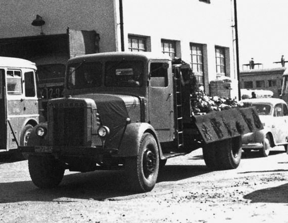 Иллюстрация к книге — Автонашествие на СССР. Трофейные и лендлизовские автомобили [i_033.jpg]