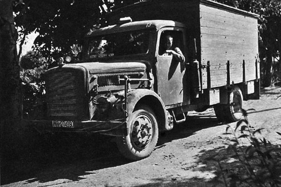 Иллюстрация к книге — Автонашествие на СССР. Трофейные и лендлизовские автомобили [i_040.jpg]