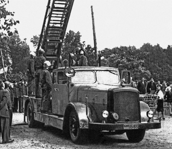 Иллюстрация к книге — Автонашествие на СССР. Трофейные и лендлизовские автомобили [i_043.jpg]