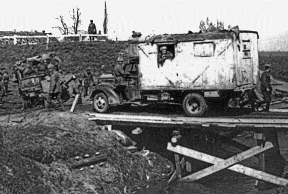 Иллюстрация к книге — Автонашествие на СССР. Трофейные и лендлизовские автомобили [i_053.jpg]