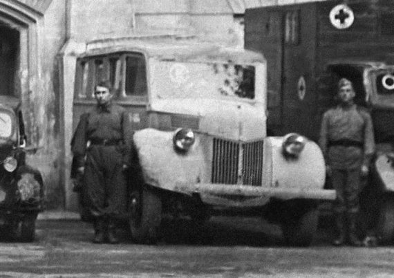 Иллюстрация к книге — Автонашествие на СССР. Трофейные и лендлизовские автомобили [i_055.jpg]