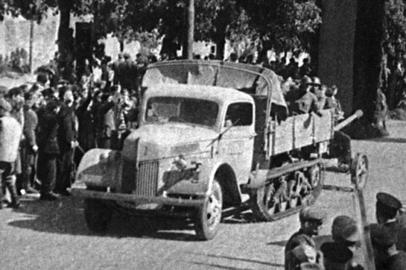 Иллюстрация к книге — Автонашествие на СССР. Трофейные и лендлизовские автомобили [i_056.jpg]