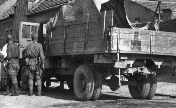 Иллюстрация к книге — Автонашествие на СССР. Трофейные и лендлизовские автомобили [i_057.jpg]