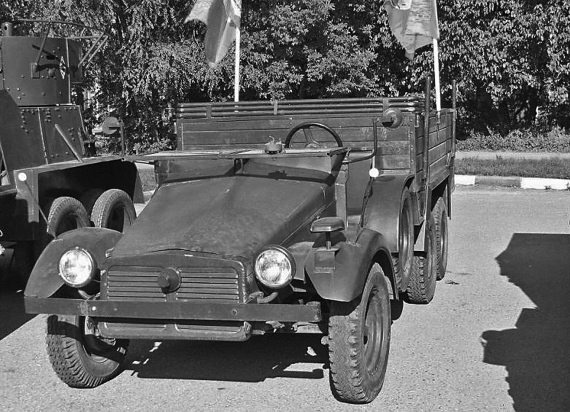 Иллюстрация к книге — Автонашествие на СССР. Трофейные и лендлизовские автомобили [i_065.jpg]