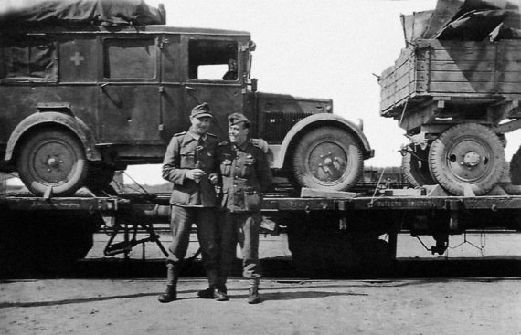 Иллюстрация к книге — Автонашествие на СССР. Трофейные и лендлизовские автомобили [i_070.jpg]