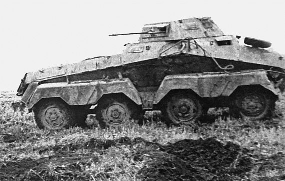 Иллюстрация к книге — Автонашествие на СССР. Трофейные и лендлизовские автомобили [i_079.jpg]