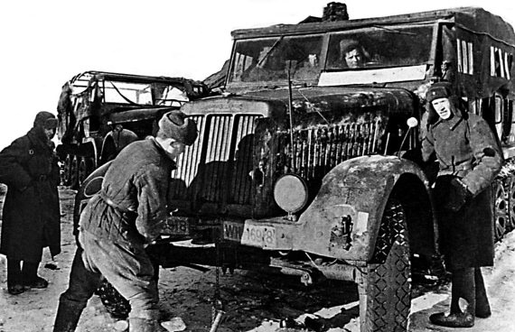 Иллюстрация к книге — Автонашествие на СССР. Трофейные и лендлизовские автомобили [i_087.jpg]