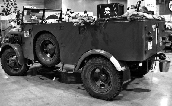 Иллюстрация к книге — Автонашествие на СССР. Трофейные и лендлизовские автомобили [i_091.jpg]