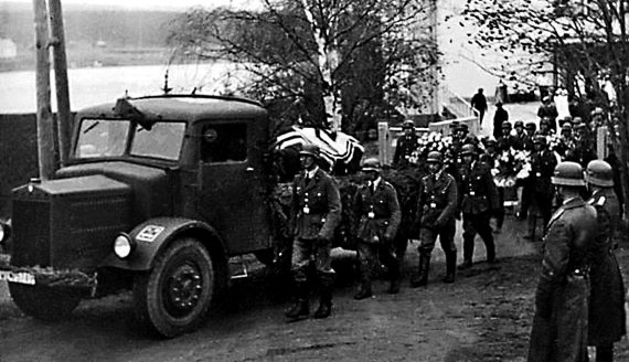 Иллюстрация к книге — Автонашествие на СССР. Трофейные и лендлизовские автомобили [i_096.jpg]